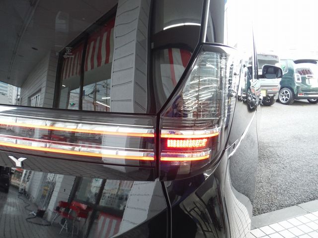 TOYOTA VOXY HYBRID 2022 Image 31