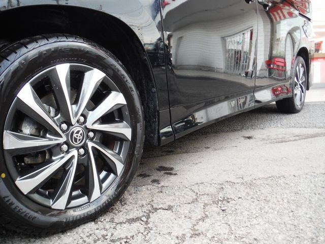 TOYOTA VOXY HYBRID 2022 Image 31