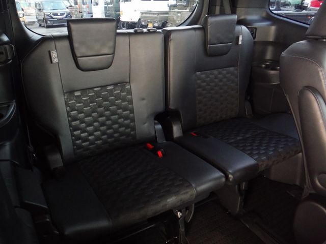 TOYOTA VOXY HYBRID 2022 Image 31