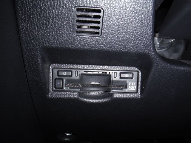 TOYOTA VOXY HYBRID 2022 Image 31