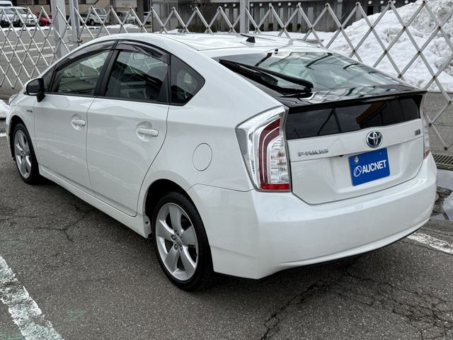 TOYOTA PRIUS 2012 Image 31