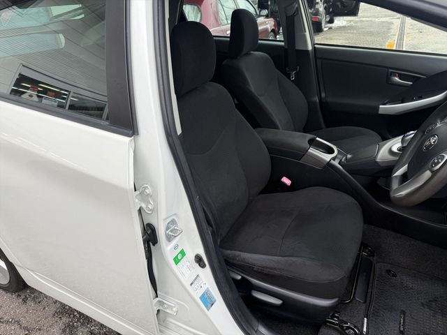 TOYOTA PRIUS 2012 Image 31