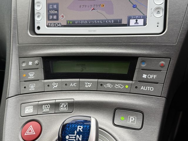 TOYOTA PRIUS 2012 Image 31