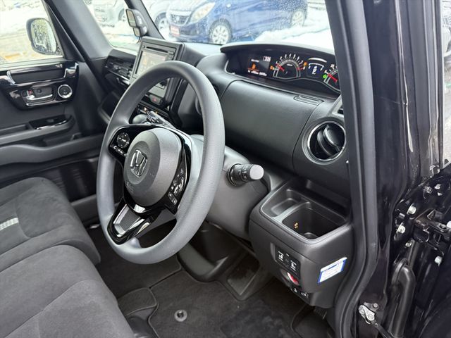 HONDA N BOX CUSTOM 2021 Image 31