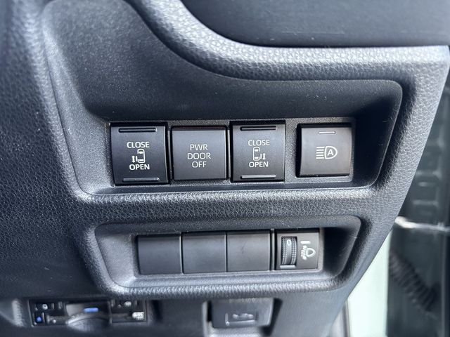 TOYOTA SIENTA HYBRID 2023 Image 31