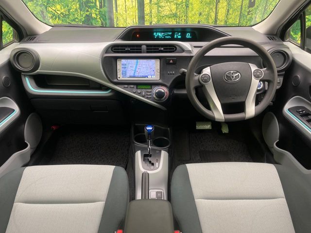 TOYOTA AQUA 2012 Image 31