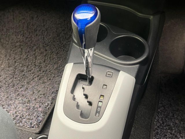 TOYOTA AQUA 2012 Image 31