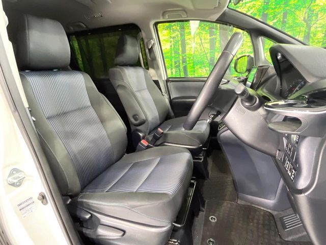 TOYOTA VOXY 2016 Image 31