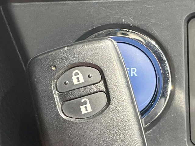 TOYOTA COROLLA FIELDER HYBR 2017 Image 31