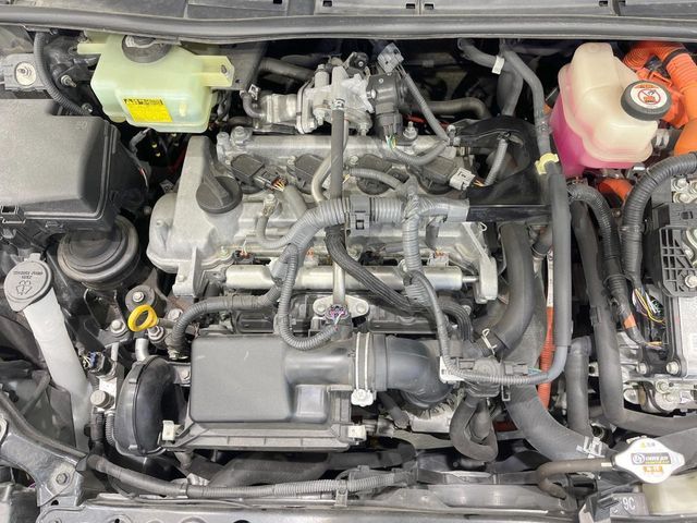 TOYOTA COROLLA FIELDER HYBR 2017 Image 31