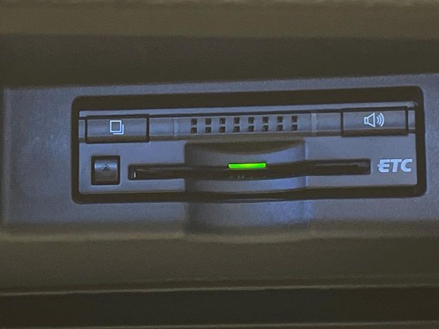 TOYOTA HARRIER HYBRID 2015 Image 31