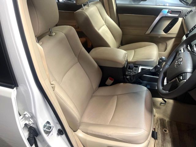 TOYOTA LANDCRUISER PRADO 2023 Image 31