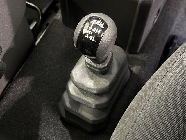 SUZUKI JIMNY NOMADE 2025 Image 31