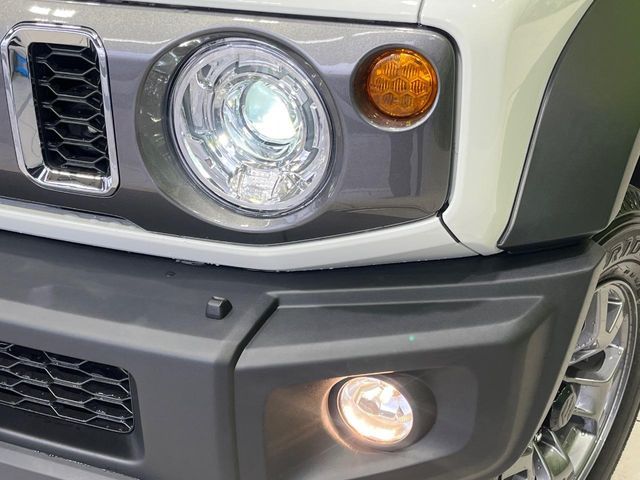 SUZUKI JIMNY NOMADE 2025 Image 31
