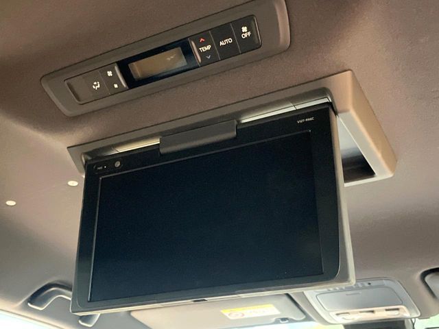 TOYOTA NOAH 2017 Image 31