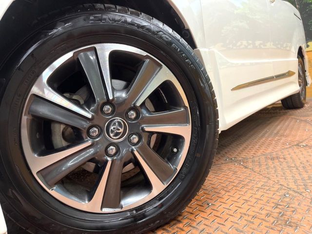 TOYOTA NOAH 2017 Image 31