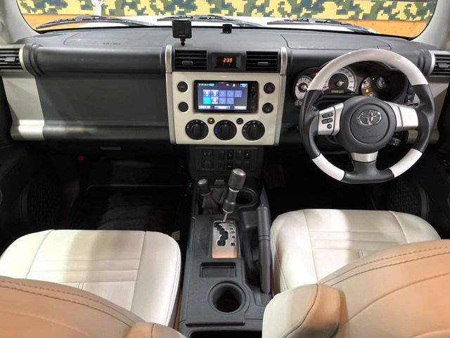 TOYOTA FJ CRUISER 4WD 2015 Image 31