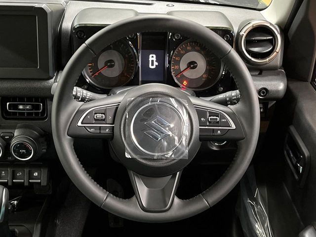 SUZUKI JIMNY NOMADE 2025 Image 31