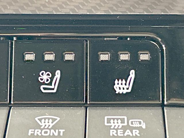 TOYOTA PRIUS 4WD 2023 Image 31