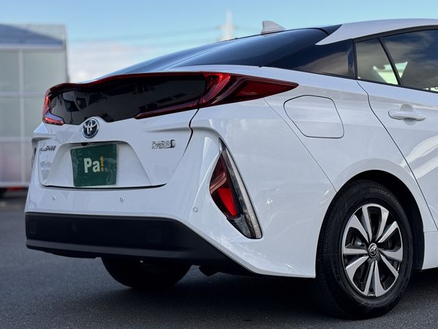 TOYOTA PRIUS PHV 2020 Image 31