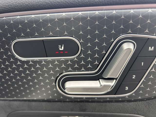 MERCEDES BENZ EQA 2024 Image 31