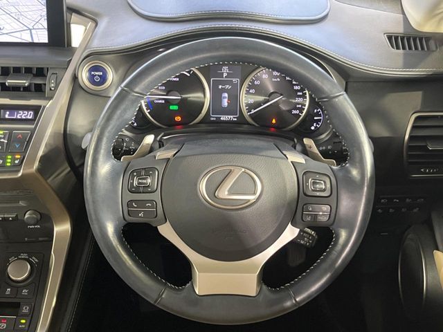 TOYOTA LEXUS NX300H 2016 Image 31