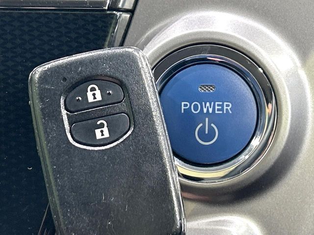 TOYOTA PRIUS ALPHA 2015 Image 31