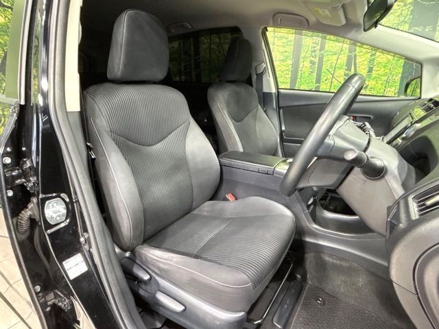 TOYOTA PRIUS ALPHA 2015 Image 31