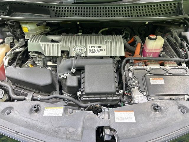 TOYOTA PRIUS ALPHA 2015 Image 31