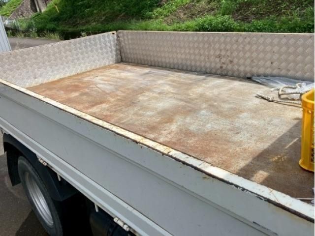 HINO DUTRO 2015 Image 31