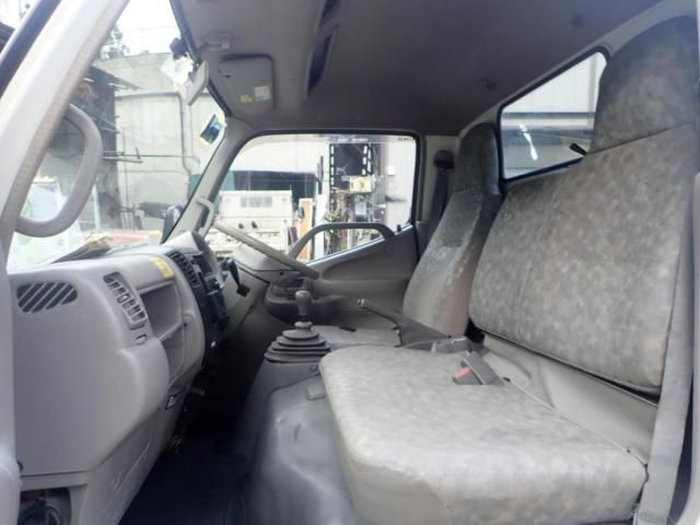 HINO DUTRO 2011 Image 31