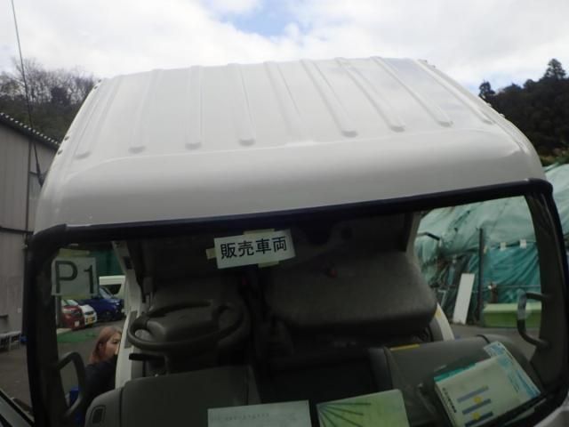 HINO DUTRO 2011 Image 31