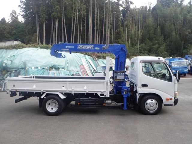HINO DUTRO 2011 Image 31