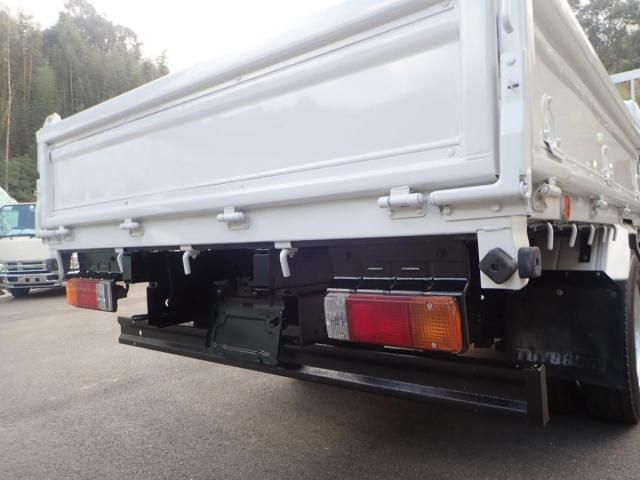 HINO DUTRO 2011 Image 31