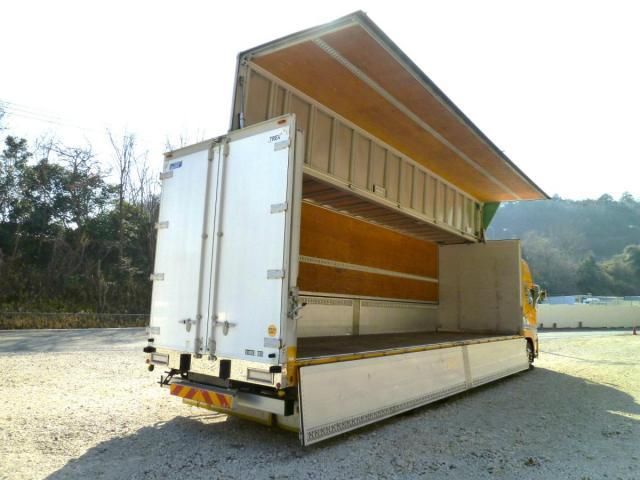 NISSAN DIESEL QUON 2018 Image 31