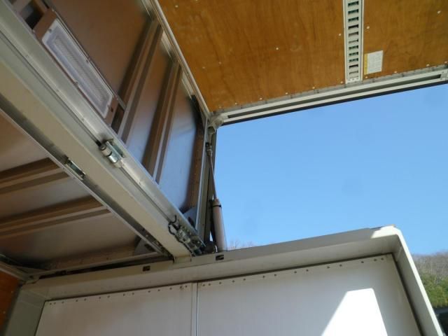 NISSAN DIESEL QUON 2018 Image 31