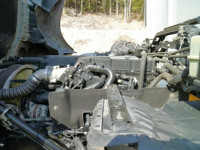 NISSAN DIESEL QUON 2018 Image 31