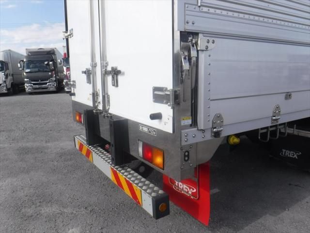 MITSUBISHI FUSOU FIGHTER 2023 Image 31