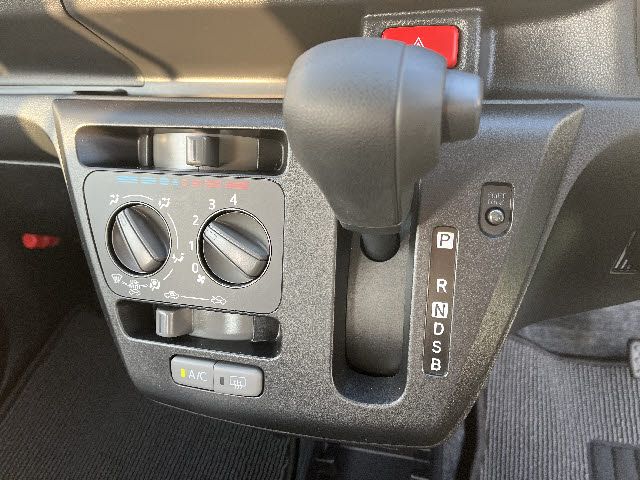 TOYOTA PIXIS EPOCH 2023 Image 31