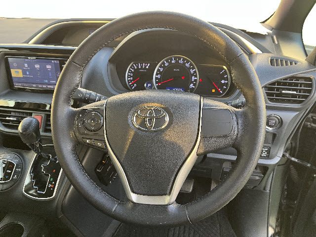 TOYOTA VOXY 2015 Image 31