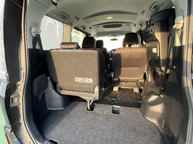 TOYOTA VOXY 2015 Image 31