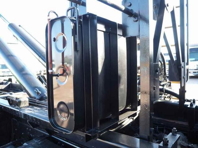 MITSUBISHI FUSOU SUPER GREAT 2015 Image 31