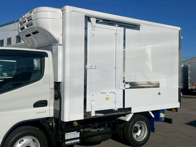 MITSUBISHI CANTER 2024 Image 31