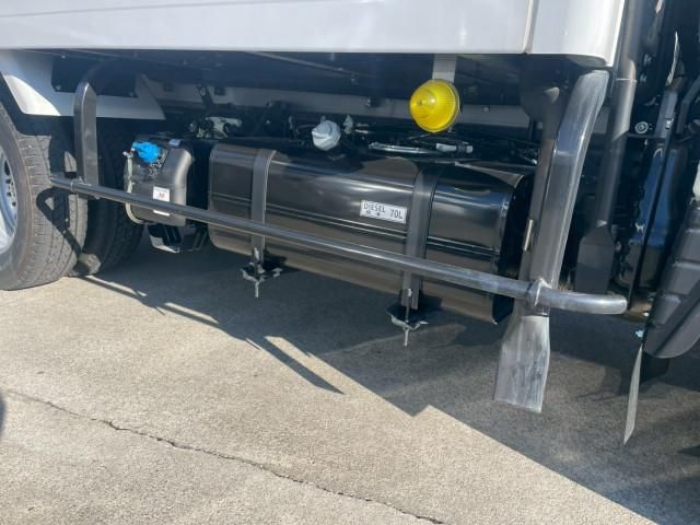 MITSUBISHI CANTER 2024 Image 31