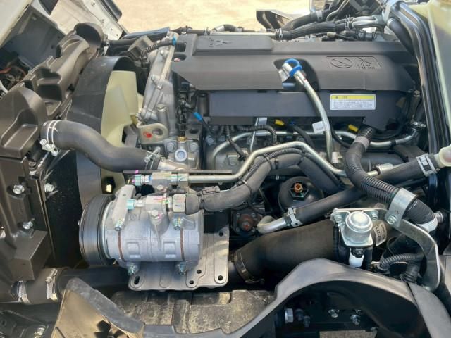 MITSUBISHI CANTER 2024 Image 31