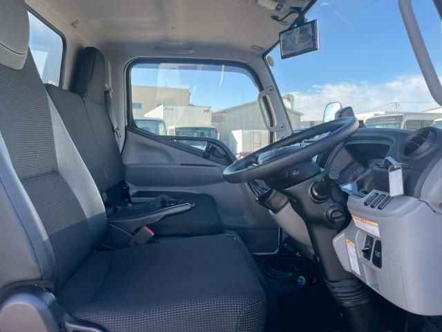 MITSUBISHI CANTER 2024 Image 31