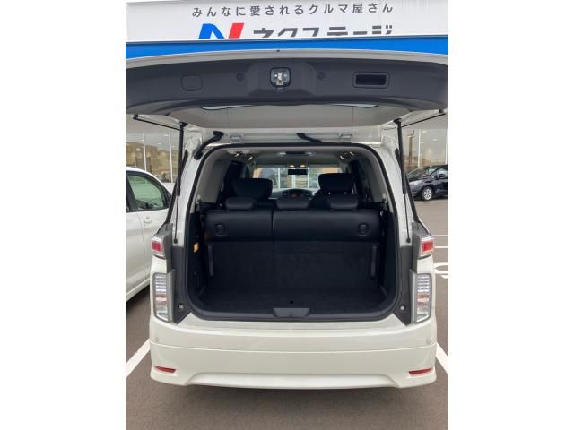 NISSAN ELGRAND 2011 Image 31