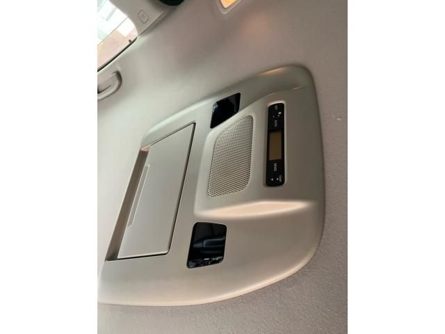NISSAN ELGRAND 2011 Image 31