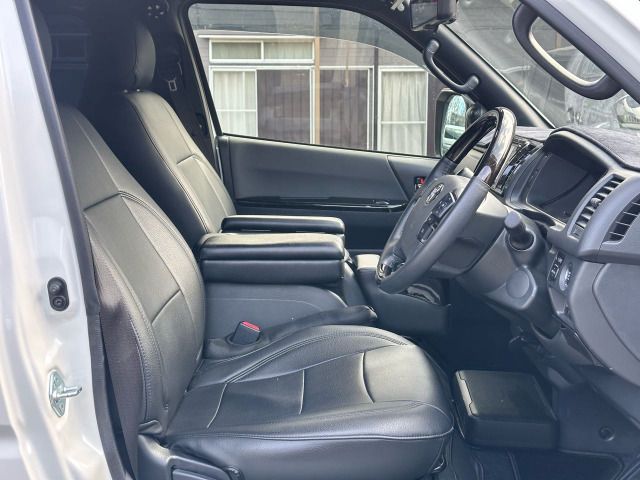 TOYOTA HIACE VAN 2WD 2022 Image 31