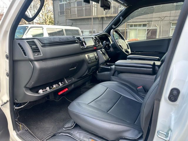 TOYOTA HIACE VAN 2WD 2022 Image 31